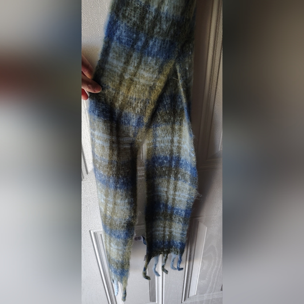 Old Navy Brushed Scarf W/ Fringe Trim
